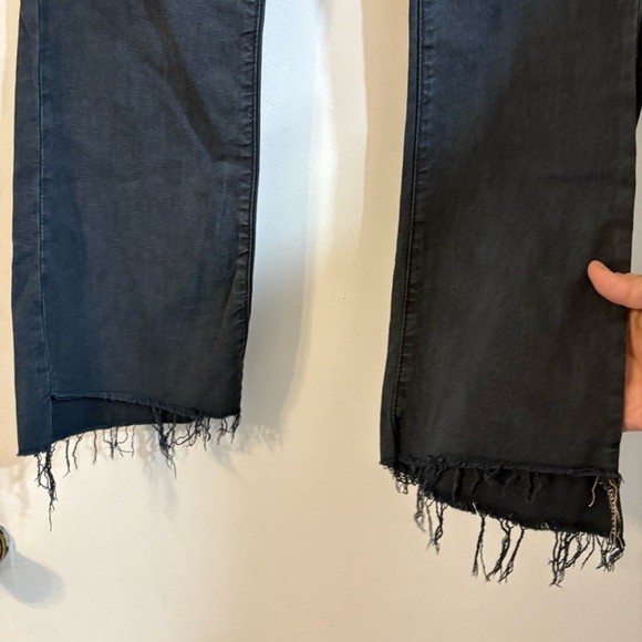 MOTHER Insider Crop Step Fray Faded Black Ankle Cropped 26 Distressed Jeans - Picture 4 of 12